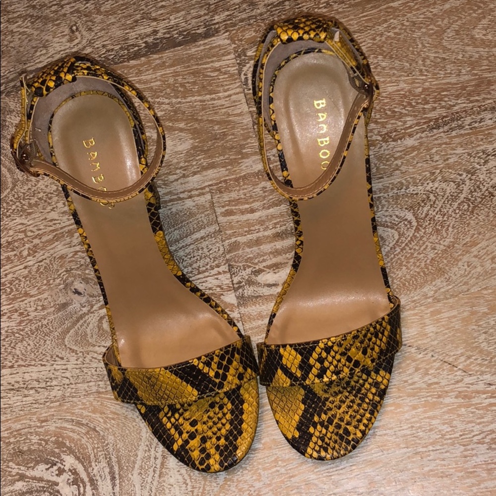 Bamboo yellow black heels 8.5